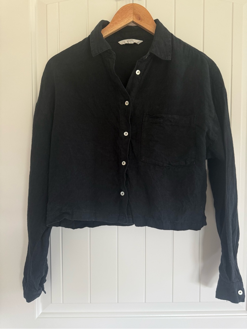 Max Black 100% Linen Cropped Button Down Long Sleeve Collared Shirt Top Size 6